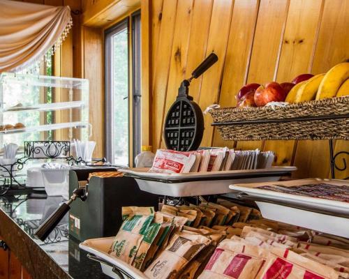 ロードウェイ イン&スイーツ ブランズウィック ニア ハイウェイ 1