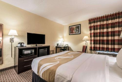 Bangor Suites Airport Hotel