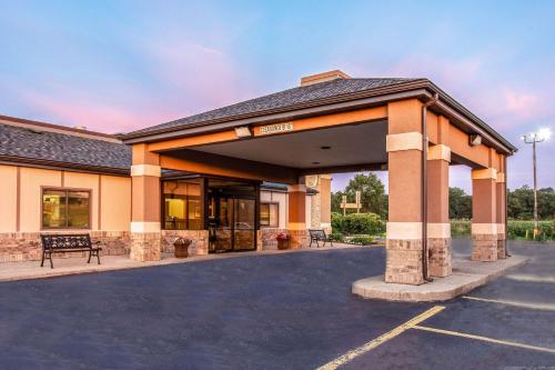 Country Inn & Suites by Radisson, Muskegon, MI