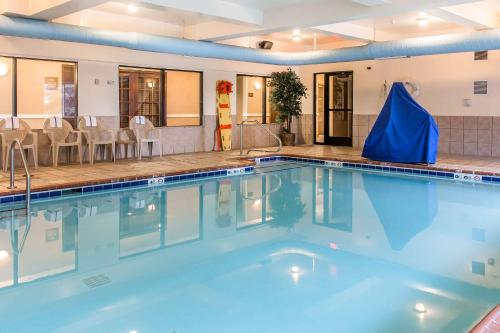 Comfort Suites Wixom In Mi