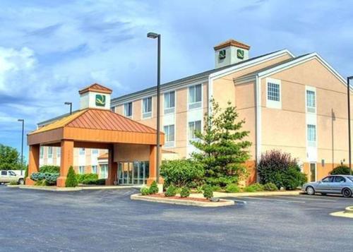 Quality Inn I-94 near Wings Stadium in Kalamazoo, USA