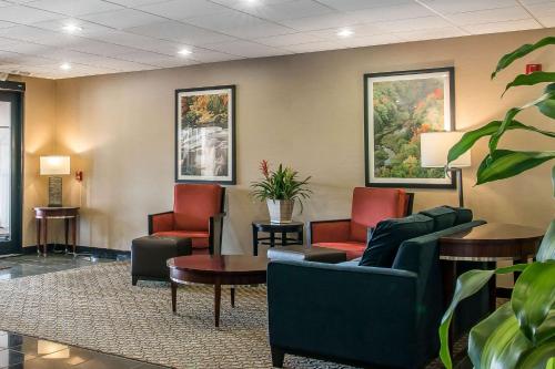 Comfort Suites Wixom In Mi