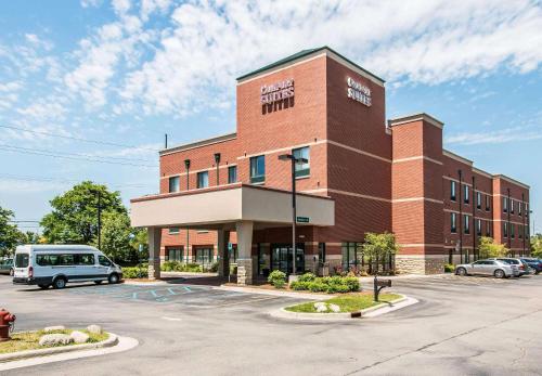 Comfort Suites - Hotel - Canton