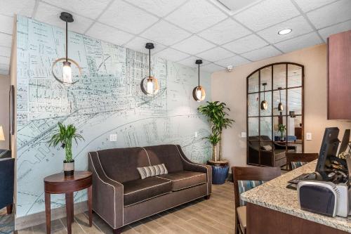 ล็อบบี้, Comfort Inn Bay City - Riverfront in เบย์ซิตี้ (MI)