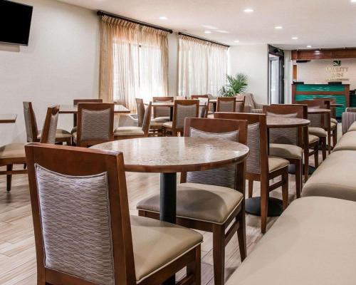 ห้องอาหาร, Quality Inn & Suites Warren - Detroit in วอร์เรน (MI)
