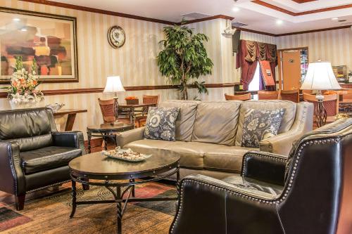 Quality Inn & Suites Ann Arbor Hwy 23 in Ann Arbor, USA