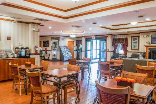 Quality Inn & Suites Ann Arbor Hwy 23 in Ann Arbor, USA