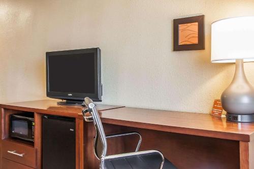 Comfort Inn Fergus Falls - main image