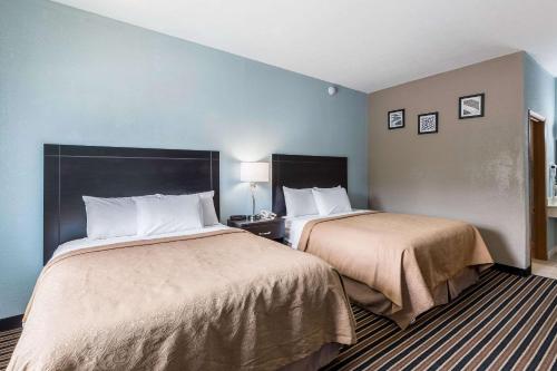 Rodeway Inn - image 11
