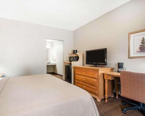 Quality Inn South Springfield - image 5
