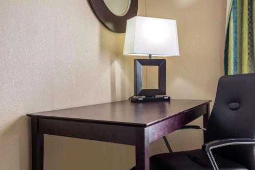 Quality Inn & Suites Arnold