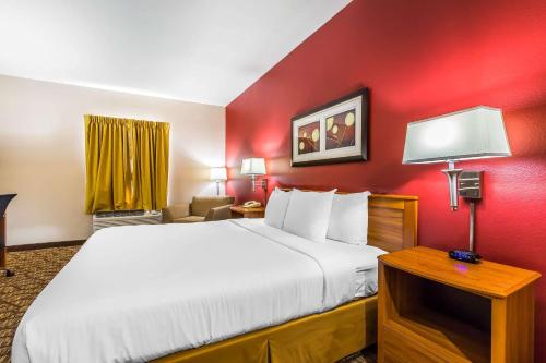 Quality Inn & Suites Chesterfield Village