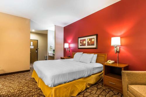 Quality Inn & Suites Chesterfield Village