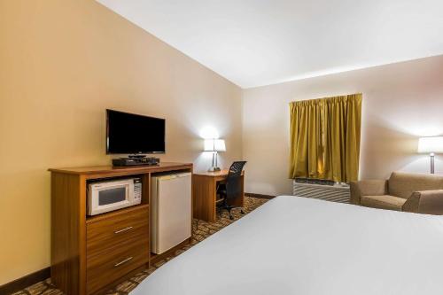 Quality Inn & Suites Chesterfield Village