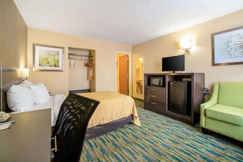 Quality Inn Near Six Flags St. Louis in Pacific, USA