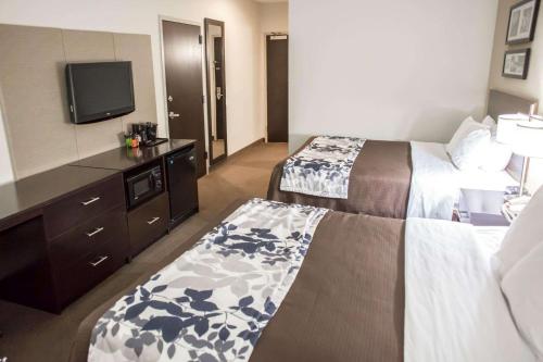 Sleep Inn & Suites Indoor Waterpark in Liberty, USA