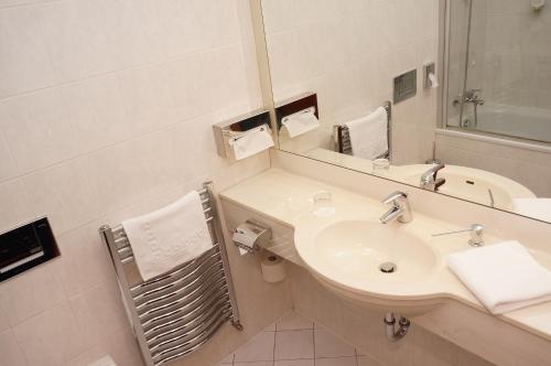 Hotel Coronet - image 4