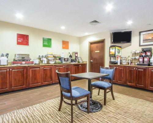 Comfort Inn Poplar Bluff North - 레스토랑