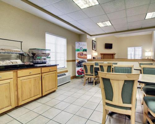 Rodeway Inn Columbia - image 7