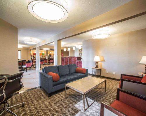 Quality Inn & Suites Boonville - Columbia