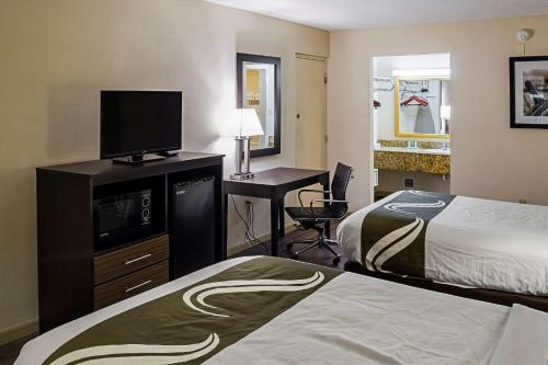 Double Room with Two Double Beds - Smoking