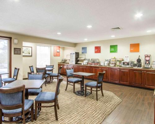 Comfort Inn Poplar Bluff North - image 3
