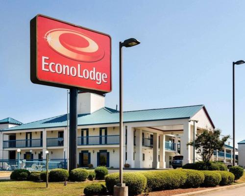 . Econo Lodge Canton I-55