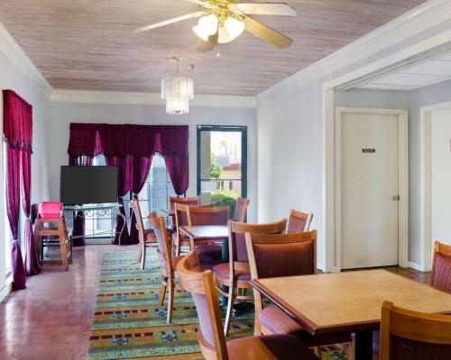 Restaurant, Econo Lodge Canton I-55 in Canton (MS)