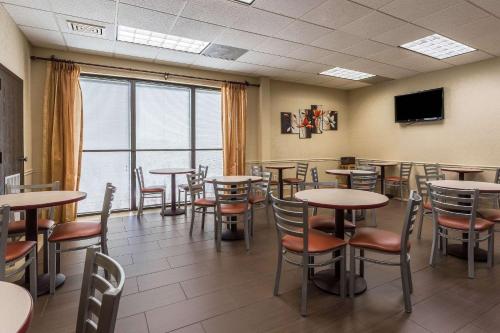 Quality Inn Tupelo - image 3