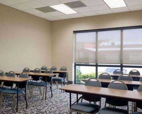 Quality Inn Columbus - image 32