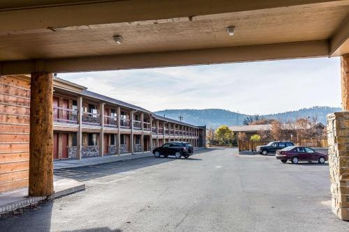 Econo Lodge Inn & Suites Kalispell