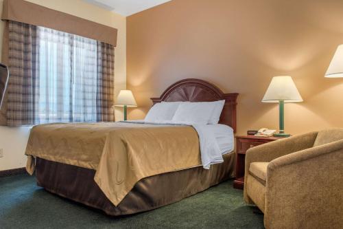 Quality Inn Helena The 3-star Quality Inn Helena offers comfort and convenience whether youre on business or holiday in Helena (MT). The property offers a wide range of amenities and perks to ensure you have a great ti