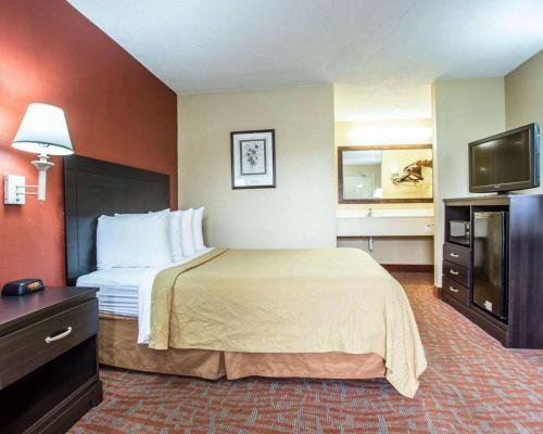 Quality Inn & Suites Monroe