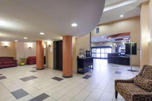 Comfort Inn & Suites Statesville - Mooresville - 로비