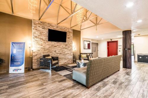 Lobby, Lake Norman Inn and Suites in Cornelius