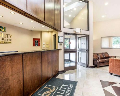 Quality Inn & Suites Coliseum - image 4