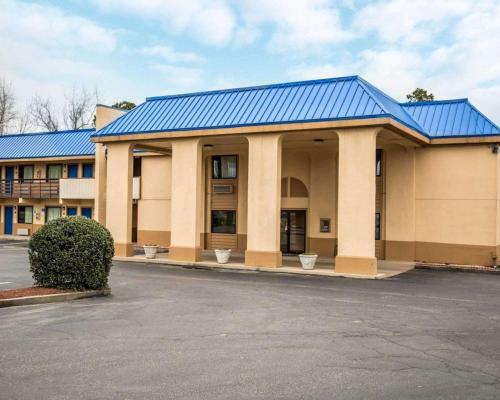 . Rodeway Inn & Suites Plymouth Hwy 64