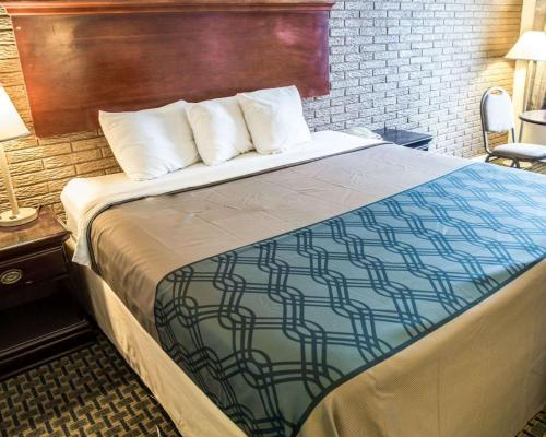 Rodeway Inn & Suites Wilmington North - main image