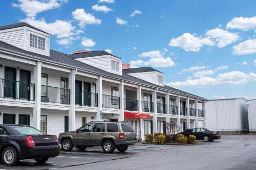 Econo Lodge Greenville - image 14