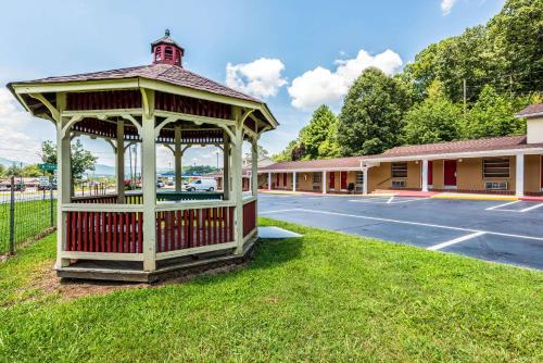 Rodeway Inn - image 7