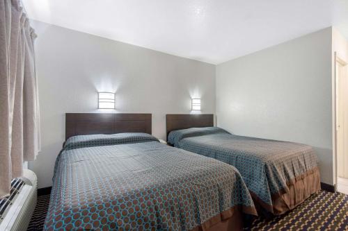 Rodeway Inn Winston Salem Route 52 - image 2