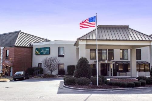 ทัศนียภาพภายนอกโรงแรม, Quality Inn & Suites in วิลสัน (NC)