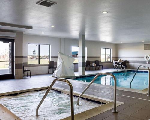 Comfort Suites Medical Center - image 12