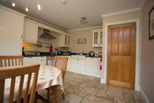Decoy Country Cottages - image 8