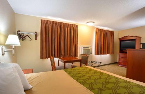 Rodeway Inn & Suites Kearney - image 6