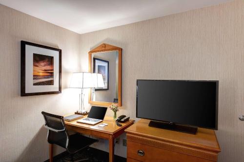 Port Inn and Suites Portsmouth, Ascend Hotel Collection