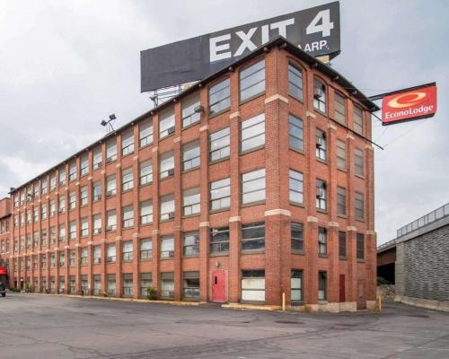 Econo Lodge Manchester - Accommodation