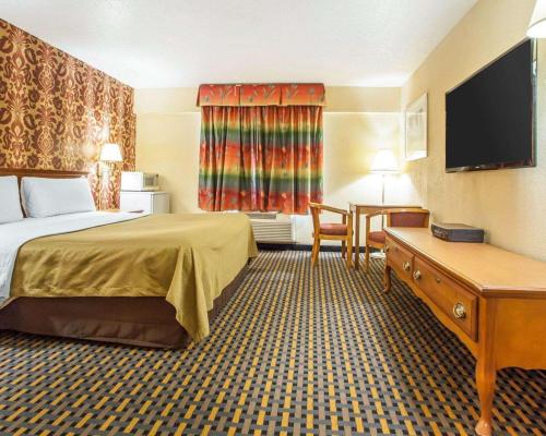 Days Inn by Wyndham Jersey City