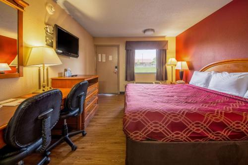 Econo Lodge Mount Laurel - image 8