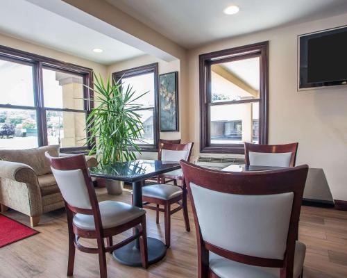 Restoran, Econo Lodge Newton in Andover Township (NJ)